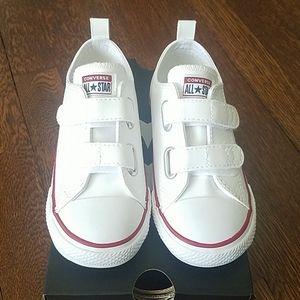 Toddler size 10 coverse